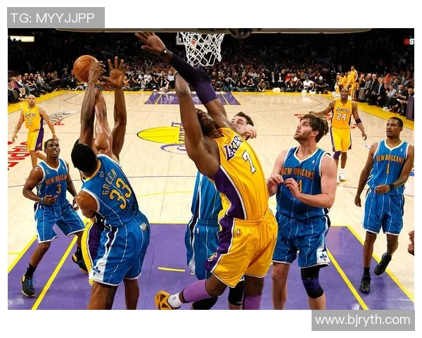 2015年NBA季后赛勇士与鹈鹕第三场精彩录像回放分析与解读